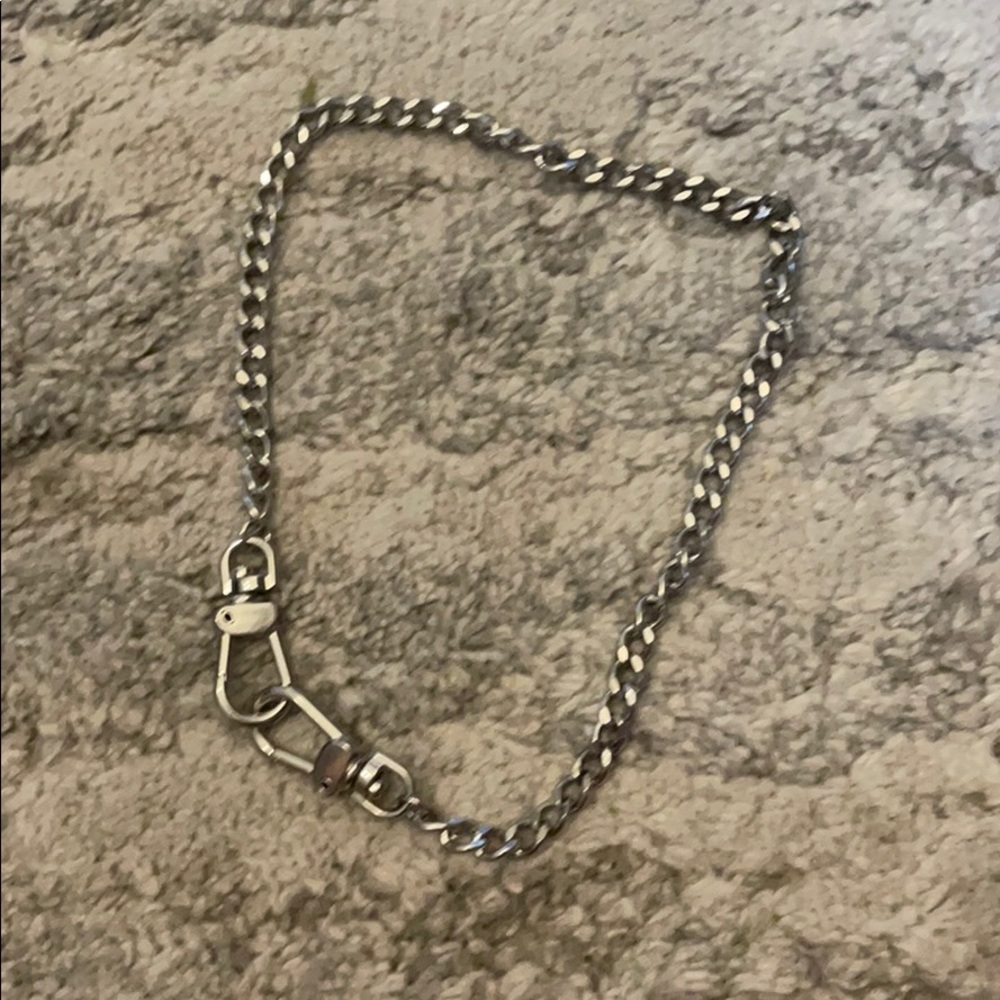 brandy melville chain